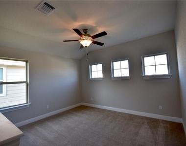 15911 Cessida St - Photo Thumbnail 7