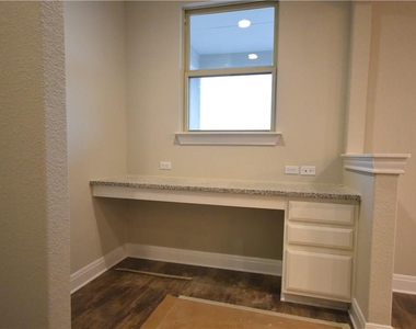 15911 Cessida St - Photo Thumbnail 6