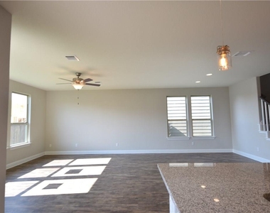 15911 Cessida St - Photo Thumbnail 4