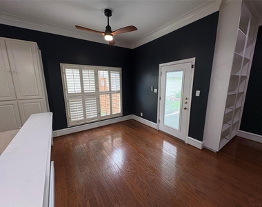 1204 W 39th St - Photo Thumbnail 11