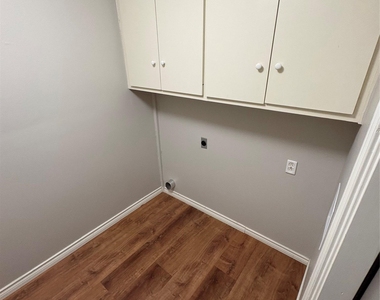 1204 W 39th St - Photo Thumbnail 30