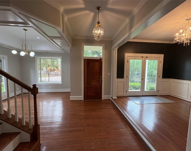 1204 W 39th St - Photo Thumbnail 1