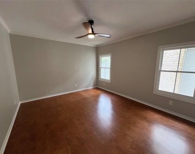 1204 W 39th St - Photo Thumbnail 19