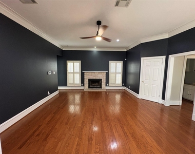 1204 W 39th St - Photo Thumbnail 10