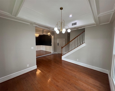 1204 W 39th St - Photo Thumbnail 3