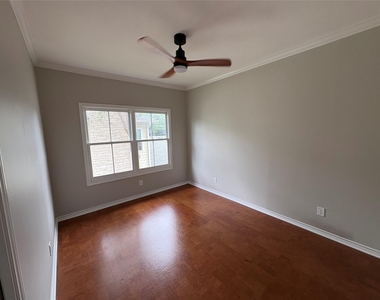 1204 W 39th St - Photo Thumbnail 21