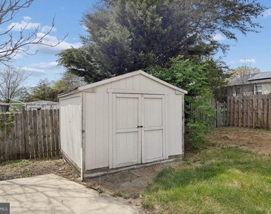 30 Girard Avenue - Photo Thumbnail 19