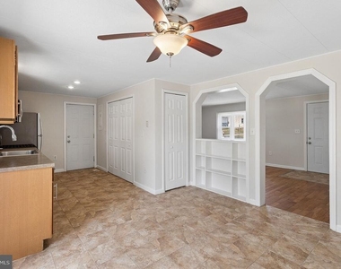 30 Girard Avenue - Photo Thumbnail 5