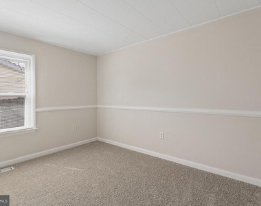 30 Girard Avenue - Photo Thumbnail 14