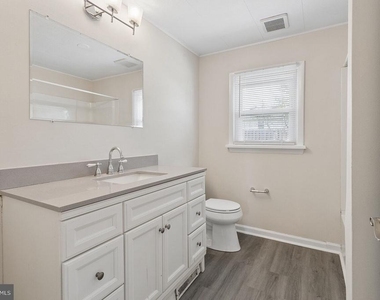 30 Girard Avenue - Photo Thumbnail 10