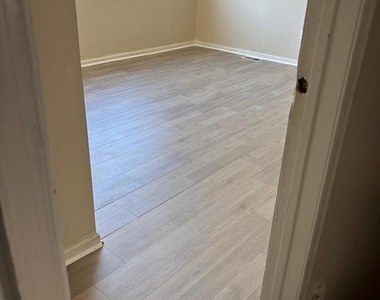 785 Jarvis Road - Photo Thumbnail 4