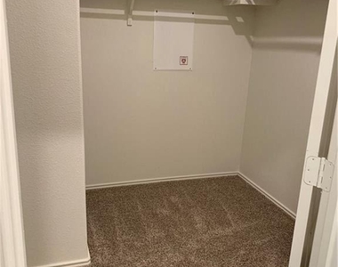7400 Tonka Ln - Photo Thumbnail 8
