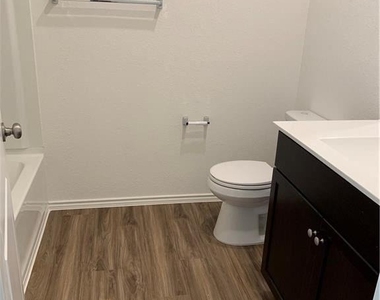 7400 Tonka Ln - Photo Thumbnail 10