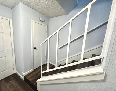 3822 Southway Dr - Photo Thumbnail 15
