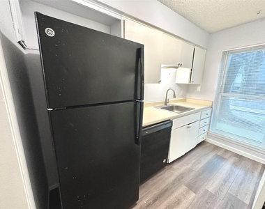 3822 Southway Dr - Photo Thumbnail 10