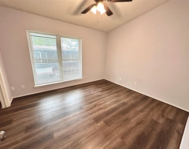 3822 Southway Dr - Photo Thumbnail 22