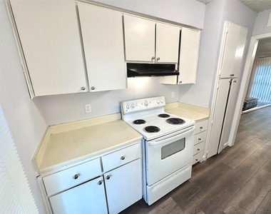 3822 Southway Dr - Photo Thumbnail 12