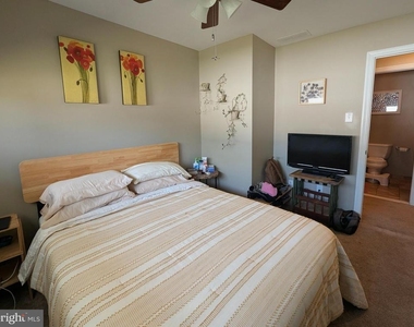 326 Cherry Hill Boulevard - Photo Thumbnail 10