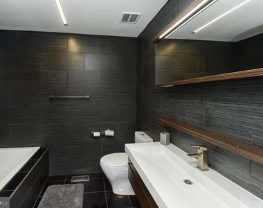 71 Versailles Boulevard - Photo Thumbnail 9