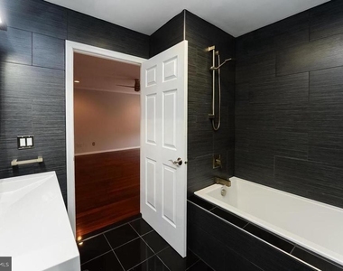 71 Versailles Boulevard - Photo Thumbnail 11