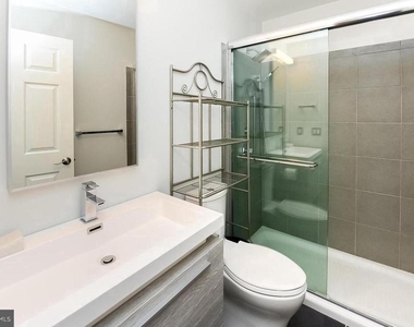 71 Versailles Boulevard - Photo Thumbnail 12