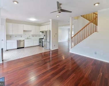 71 Versailles Boulevard - Photo Thumbnail 3