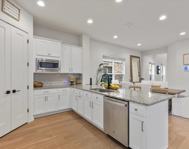 1531 N Red Bud Ln - Photo Thumbnail 6