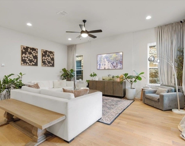 1531 N Red Bud Ln - Photo Thumbnail 11