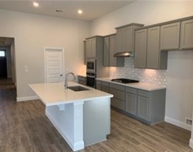 7112 N Jument Dr N - Photo Thumbnail 10