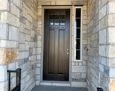 7112 N Jument Dr N - Photo Thumbnail 1