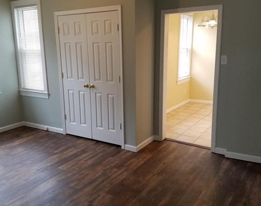 420 Ash Street - Photo Thumbnail 17