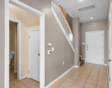 7502 Lazy Creek Dr - Photo Thumbnail 1