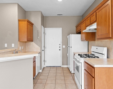 7502 Lazy Creek Dr - Photo Thumbnail 7