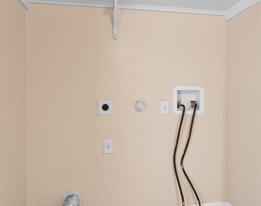 7502 Lazy Creek Dr - Photo Thumbnail 12