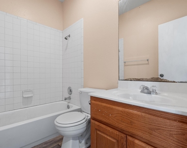 7502 Lazy Creek Dr - Photo Thumbnail 22