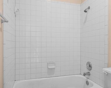 7502 Lazy Creek Dr - Photo Thumbnail 23