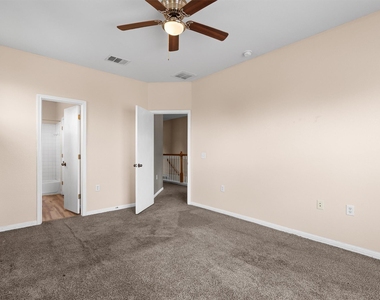 7502 Lazy Creek Dr - Photo Thumbnail 14