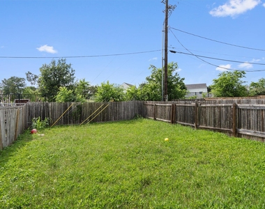 7502 Lazy Creek Dr - Photo Thumbnail 24
