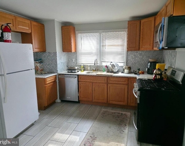 213 Laurel Street - Photo Thumbnail 4