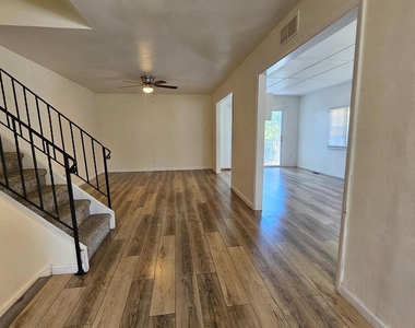 22 Plymouth Drive - Photo Thumbnail 8