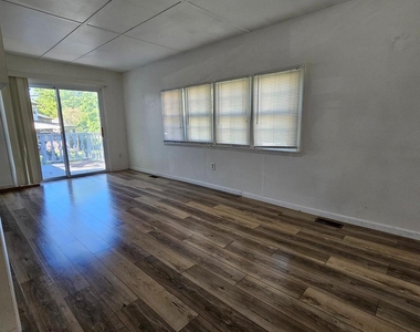 22 Plymouth Drive - Photo Thumbnail 10