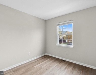 4935 Wall Flower Way - Photo Thumbnail 22