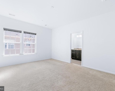 5365 S Center Drive - Photo Thumbnail 24