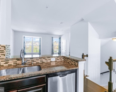 5365 S Center Drive - Photo Thumbnail 13