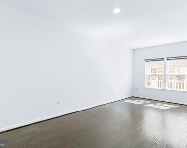 5365 S Center Drive - Photo Thumbnail 11