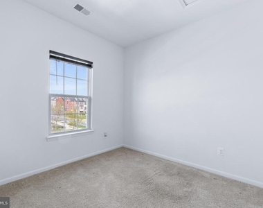 5365 S Center Drive - Photo Thumbnail 29