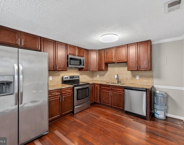 7711 Burnside Road - Photo Thumbnail 6