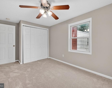 7711 Burnside Road - Photo Thumbnail 18