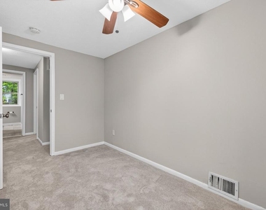 7711 Burnside Road - Photo Thumbnail 13