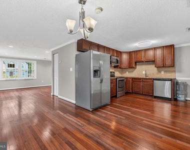 7711 Burnside Road - Photo Thumbnail 7